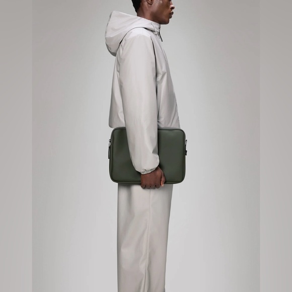 Rains Trail Laptop Case 13″/14″ - Picture 2 of 3